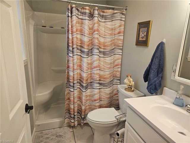 925 Mountainview Road, King, NC 27021