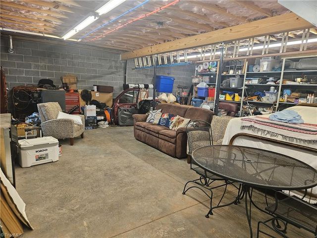 925 Mountainview Road, King, NC 27021