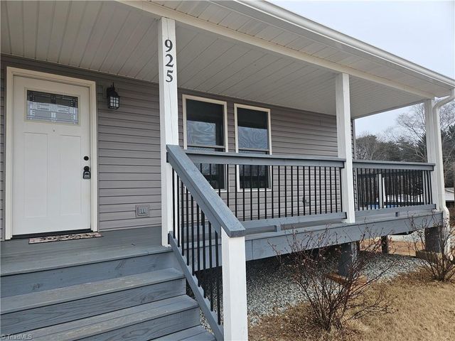 925 Mountainview Road, King, NC 27021