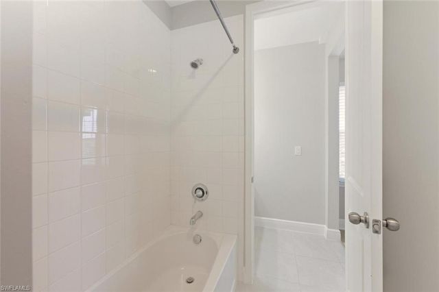 3576 PILOT CIR, Naples, FL 34120