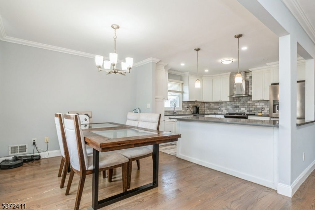 14 Lenox Ave, Green Brook Twp., NJ 08812