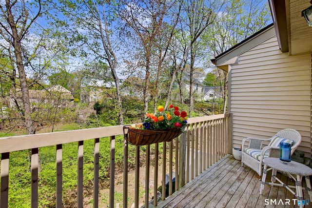 500 River Road 3, Greenwich, CT 06807