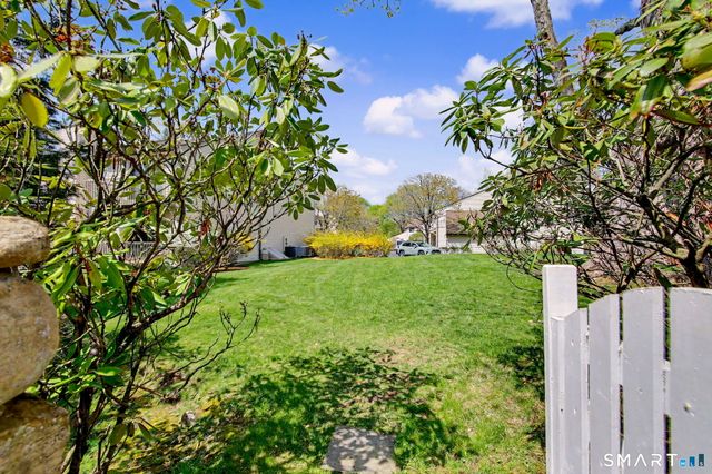 500 River Road 3, Greenwich, CT 06807
