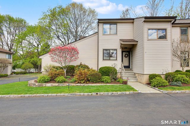500 River Road 3, Greenwich, CT 06807