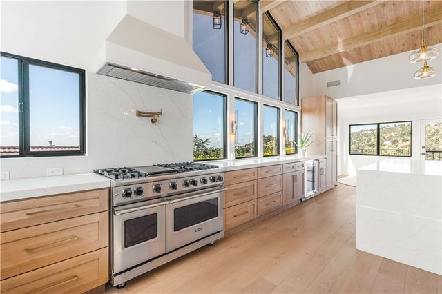 2155 Hercules Drive, Los Angeles, CA 90046