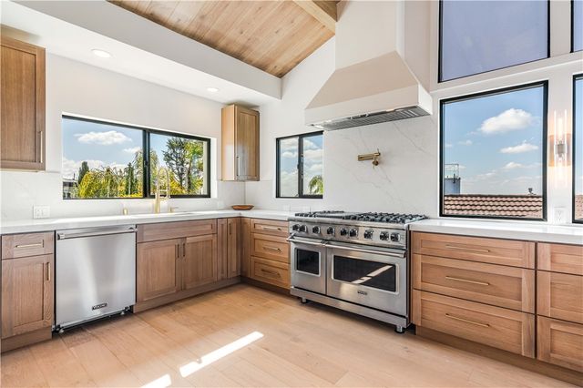 2155 Hercules Drive, Los Angeles, CA 90046