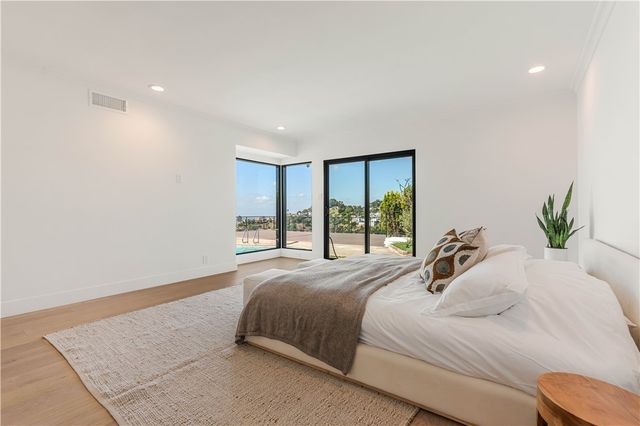 2155 Hercules Drive, Los Angeles, CA 90046