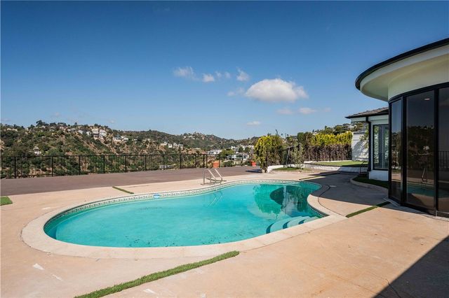 2155 Hercules Drive, Los Angeles, CA 90046