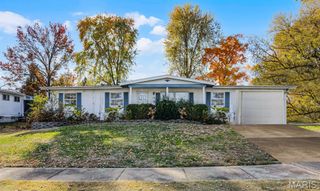 2500 Dove Drive, Florissant, MO 63031