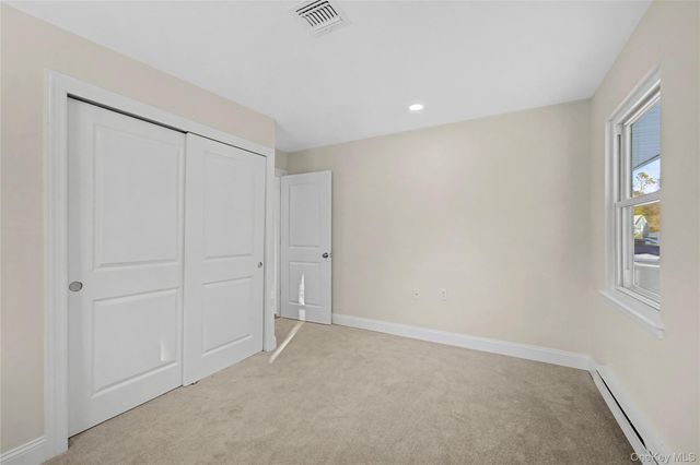 190 Edinburgh Drive, Ridge, NY 11961