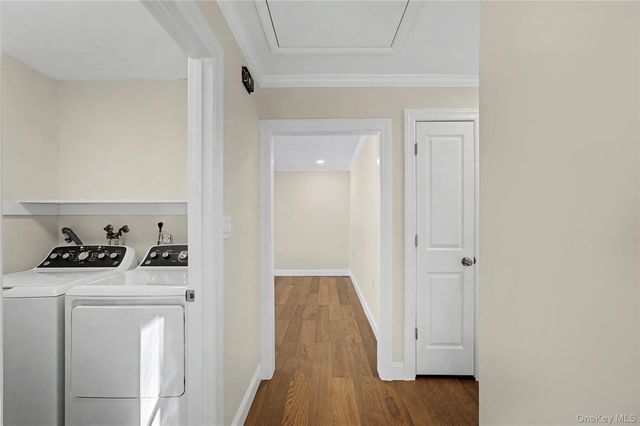 190 Edinburgh Drive, Ridge, NY 11961