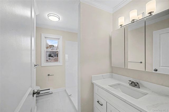 190 Edinburgh Drive, Ridge, NY 11961