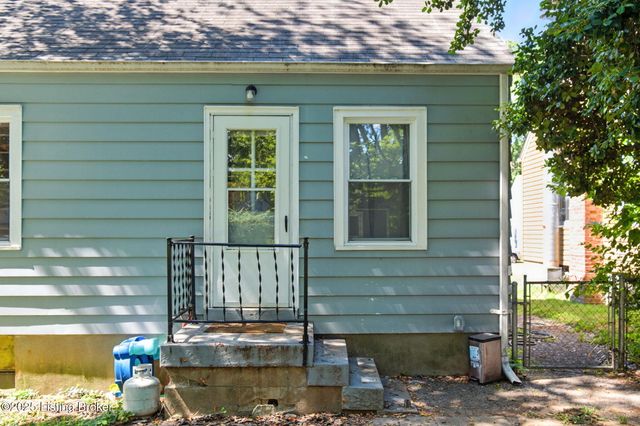 1413 Thornberry Ave, Louisville, KY 40215