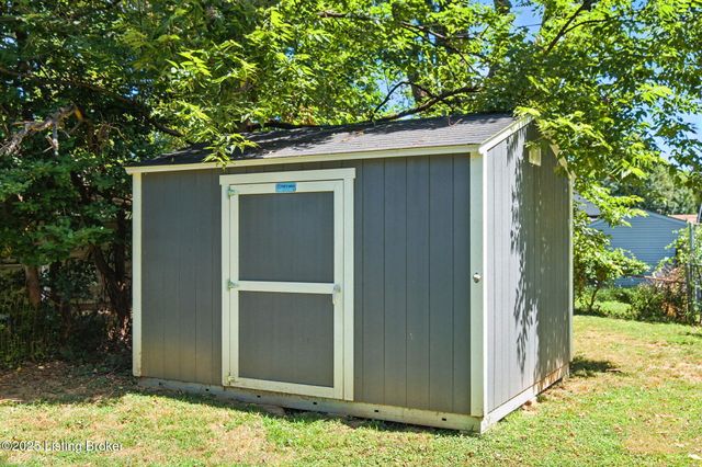 1413 Thornberry Ave, Louisville, KY 40215