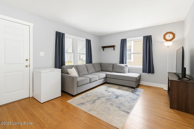 1413 Thornberry Ave, Louisville, KY 40215