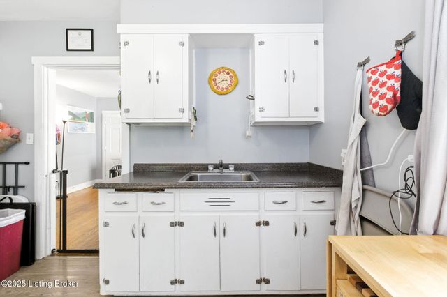 1413 Thornberry Ave, Louisville, KY 40215