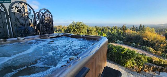 715 Castle Rock Rd, Walnut Creek, CA 94598