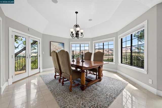 715 Castle Rock Rd, Walnut Creek, CA 94598