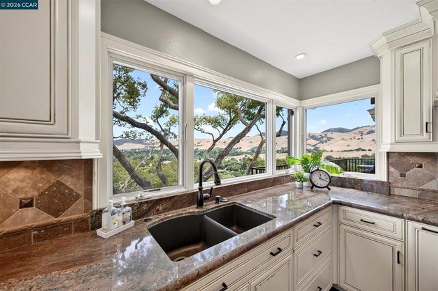 715 Castle Rock Rd, Walnut Creek, CA 94598