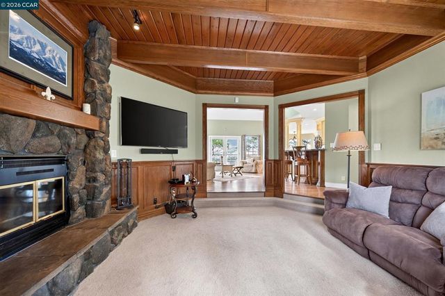 715 Castle Rock Rd, Walnut Creek, CA 94598