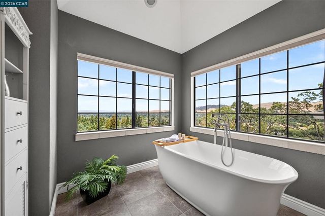 715 Castle Rock Rd, Walnut Creek, CA 94598