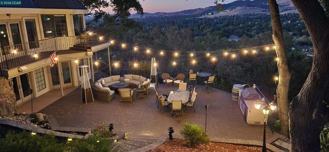 715 Castle Rock Rd, Walnut Creek, CA 94598