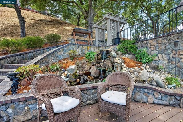 715 Castle Rock Rd, Walnut Creek, CA 94598