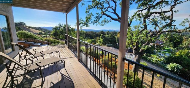 715 Castle Rock Rd, Walnut Creek, CA 94598
