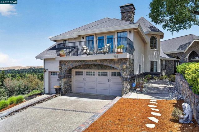 715 Castle Rock Rd, Walnut Creek, CA 94598