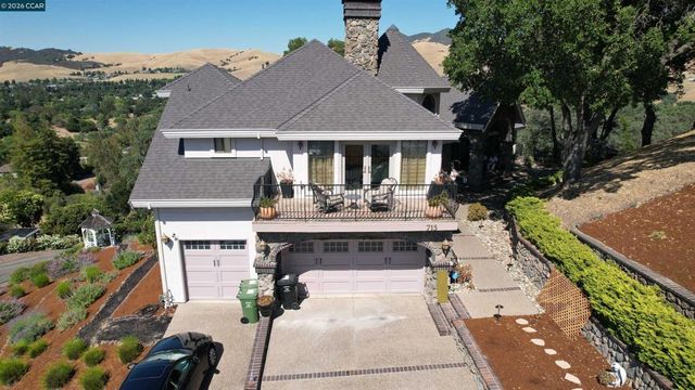 715 Castle Rock Rd, Walnut Creek, CA 94598