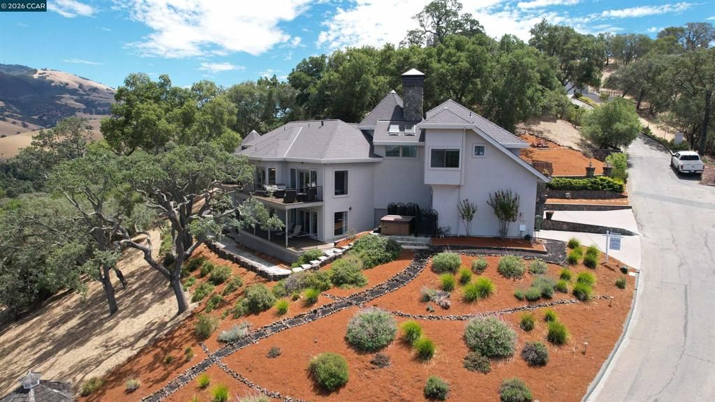 715 Castle Rock Rd, Walnut Creek, CA 94598