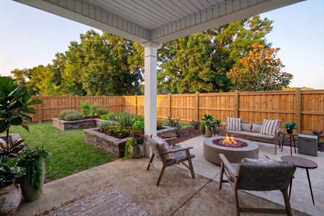 2400 Oak Springs Rd, Columbia, TN 38401