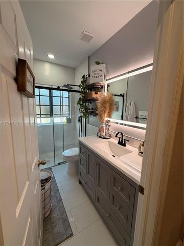 2116 NE 38th Rd 2116, Homestead, FL 33033