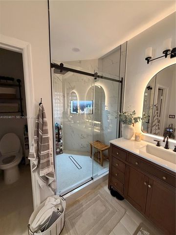 2116 NE 38th Rd 2116, Homestead, FL 33033