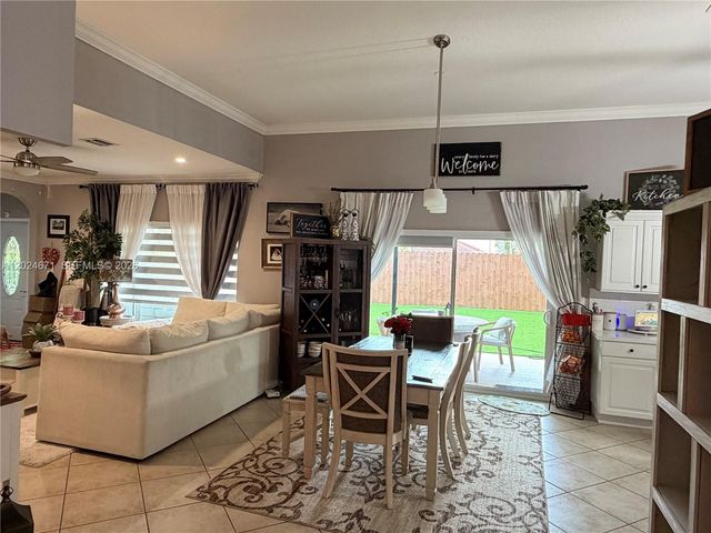 2116 NE 38th Rd 2116, Homestead, FL 33033