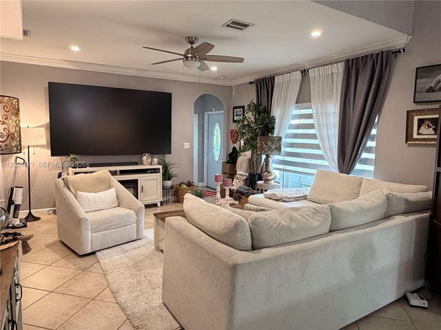 2116 NE 38th Rd 2116, Homestead, FL 33033