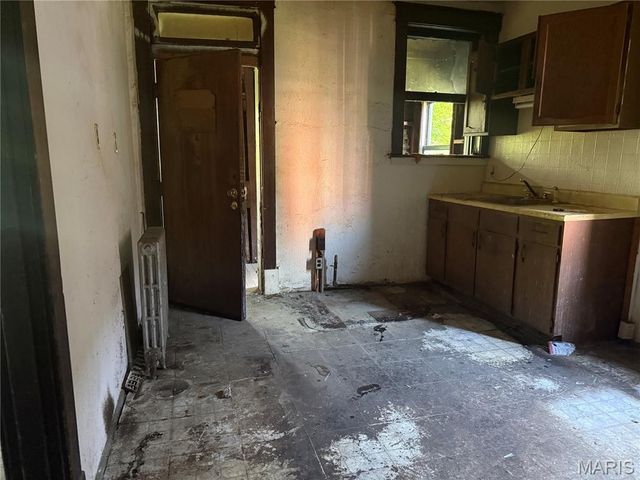 3924 N 19th Street, St Louis, MO 63107