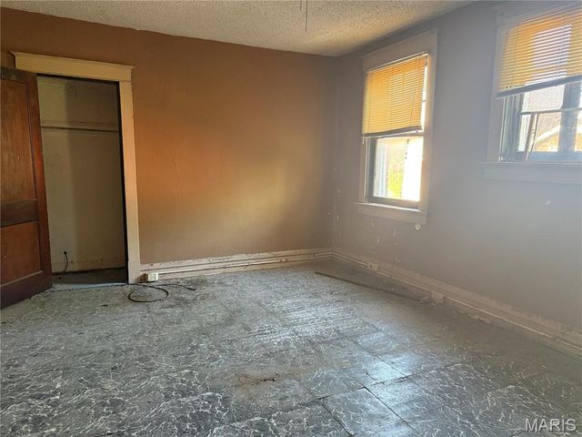 3924 N 19th Street, St Louis, MO 63107