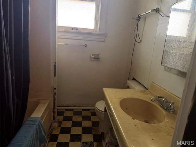 3924 N 19th Street, St Louis, MO 63107
