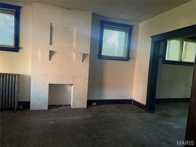 3924 N 19th Street, St Louis, MO 63107