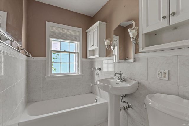413 Tonti Street, South Bend, IN 46617