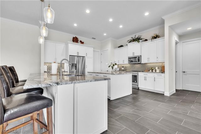 16800 Lady Diana CT, Cape Coral, FL 33991