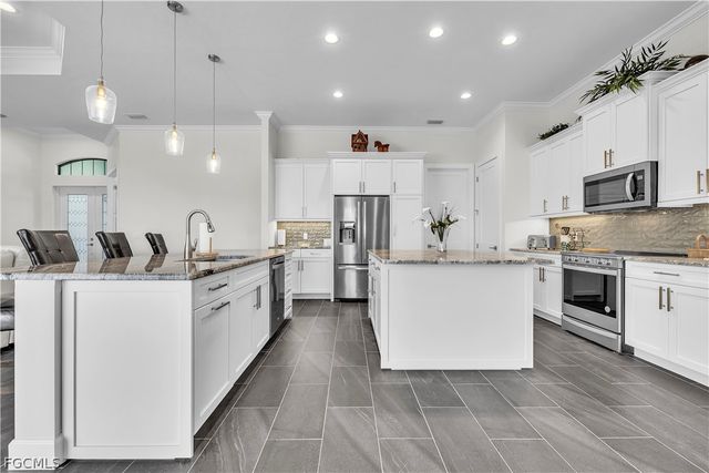 16800 Lady Diana CT, Cape Coral, FL 33991