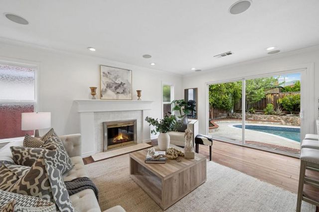 702 Royal Glen Drive, San Jose, CA 95133