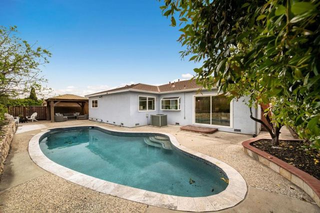 702 Royal Glen Drive, San Jose, CA 95133