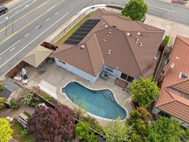 702 Royal Glen Drive, San Jose, CA 95133