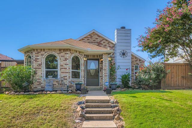1306 Maplewood Drive, Lewisville, TX 75067