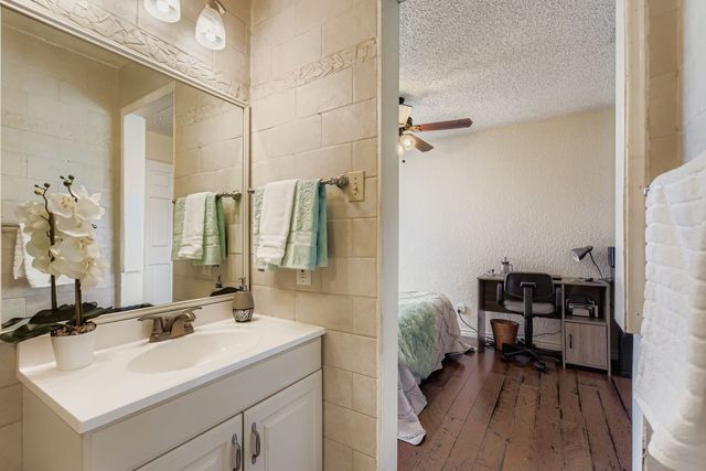 1306 Maplewood Drive, Lewisville, TX 75067