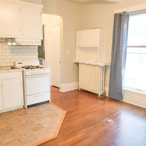 226 College Avenue, Grand Rapids, MI 49503