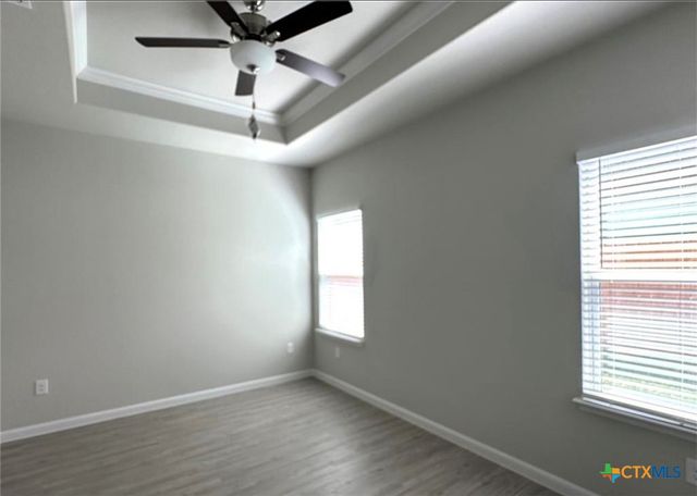 516 Hudson St, Seguin, TX 78155